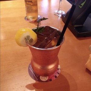 Meet your Posher, Elizabeth